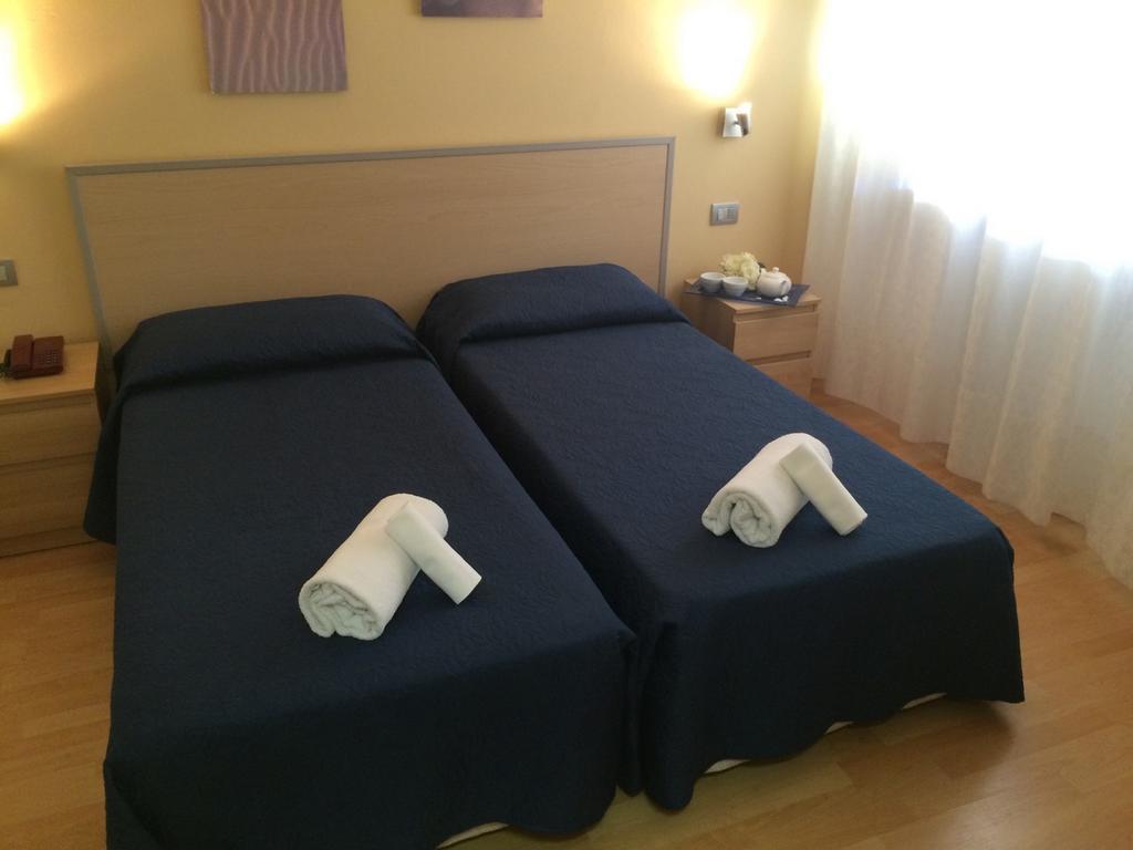 Hotel Butterfly Montecatini Terme Pokoj fotografie