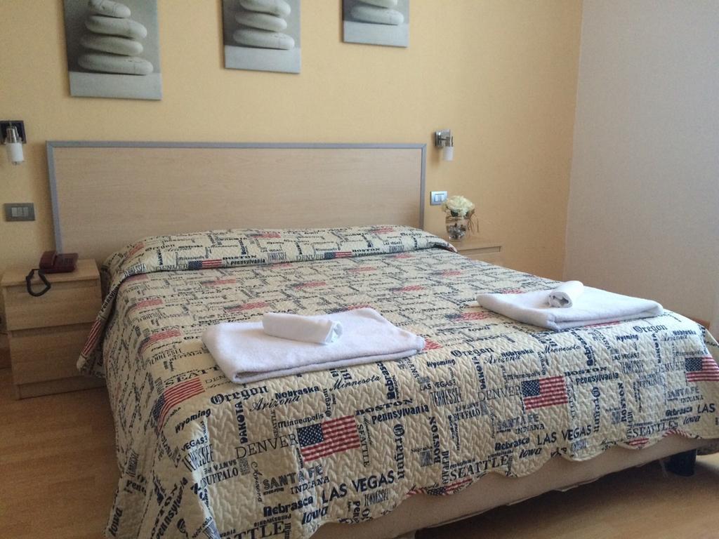 Hotel Butterfly Montecatini Terme Pokoj fotografie