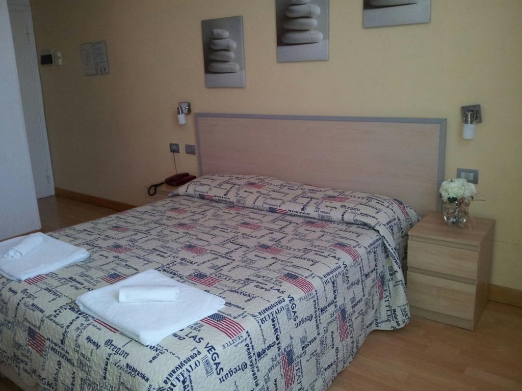 Hotel Butterfly Montecatini Terme Pokoj fotografie